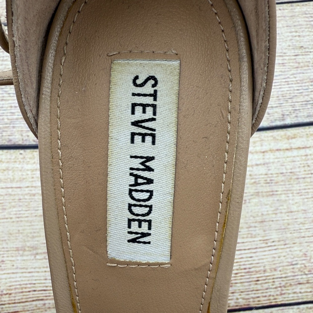Steve Madden Beige Block Heel Sandals - Picture 10 of 11